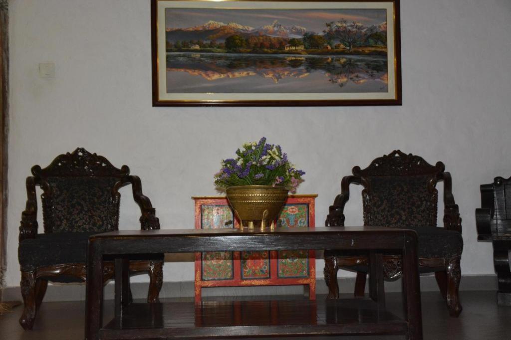 Glacier Hotel & Spa Pokhara Buitenkant foto