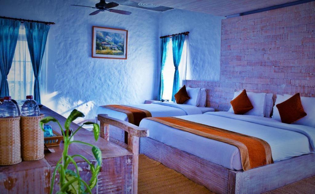 Glacier Hotel & Spa Pokhara Buitenkant foto