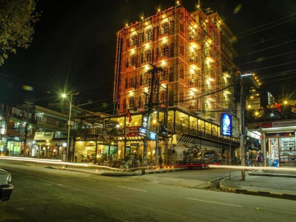Glacier Hotel & Spa Pokhara Buitenkant foto