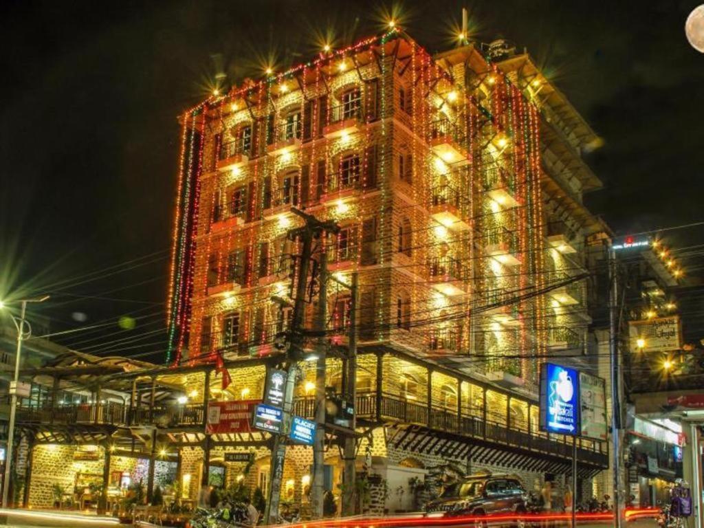 Glacier Hotel & Spa Pokhara Buitenkant foto