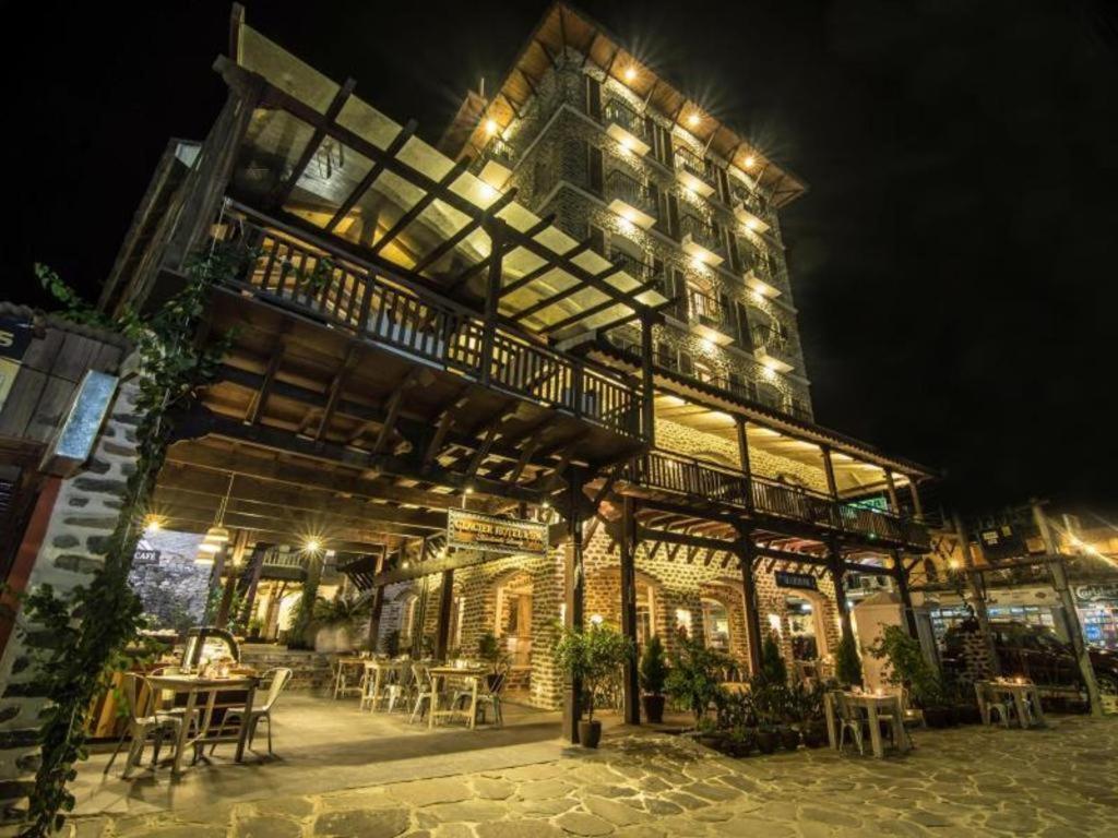 Glacier Hotel & Spa Pokhara Buitenkant foto